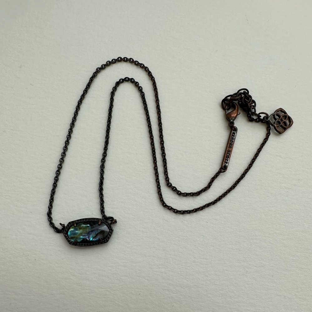 Kendra Scott Pendant Necklace in Black -Abalone